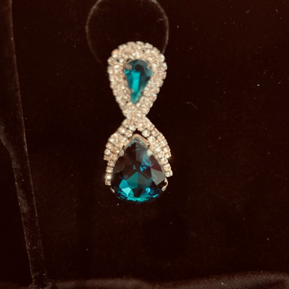 Emerald and Rhinestone Evening Earrings - Picture 3 of 3